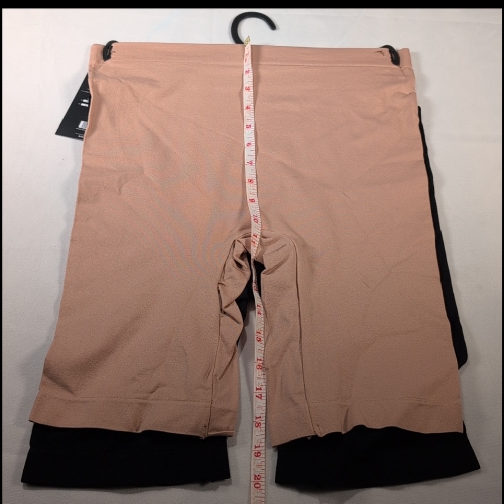 BCBGMaxAzria Ultra Comfort & Smoothing Seamless Slip Shorts 2 Pk - Picture 7 of 8